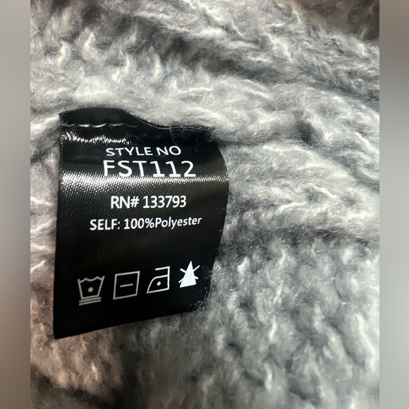 POL Gray Cable Cozy soft Turtleneck Long Sleeve Knit Sweater - Picture 7 of 9